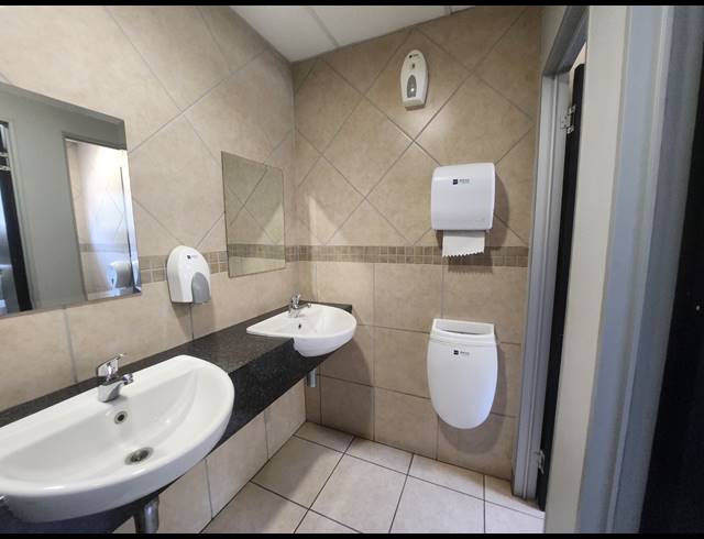247M² OFFICE TO LET IN ALLANDALE